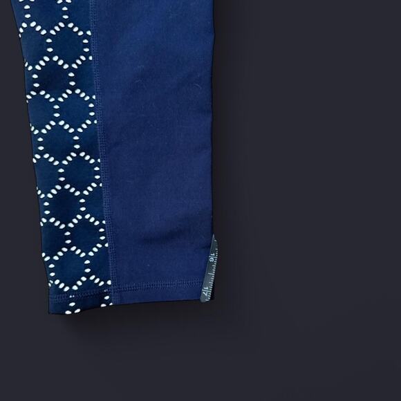 Navy blue athleta capri leggings laser  cut  small - Picture 5 of 6